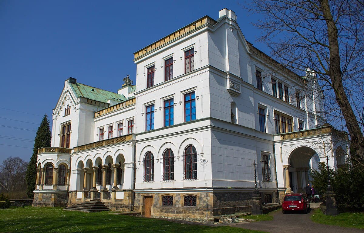 Zámek Trmice – kulturní centrum města